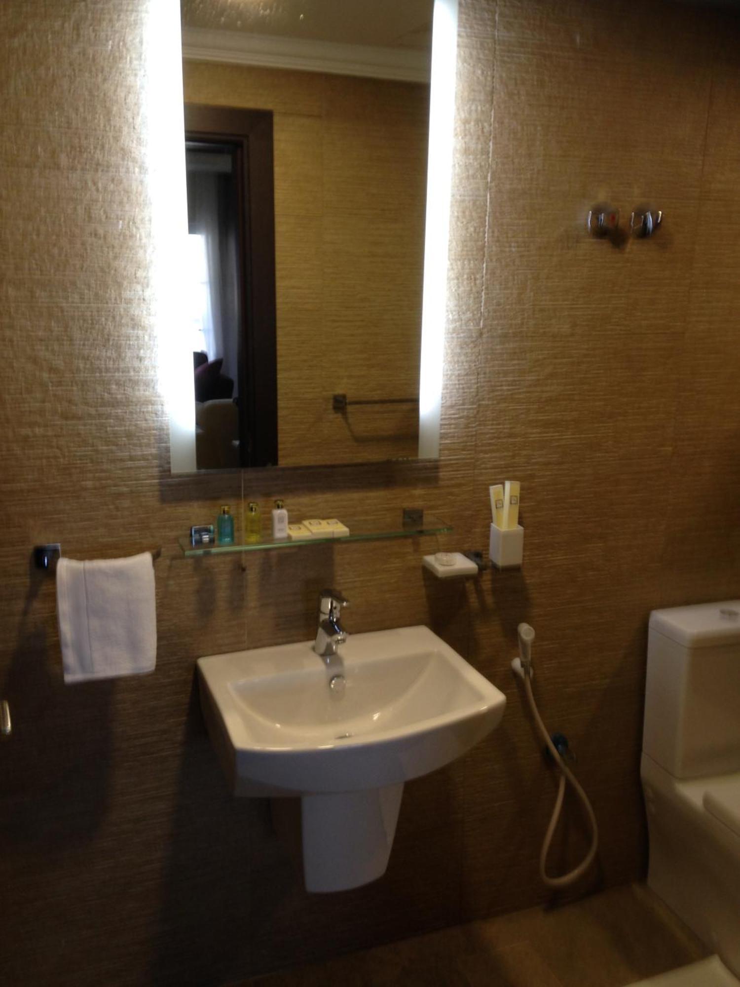 Adams Hotel Kuvait Szoba fotó